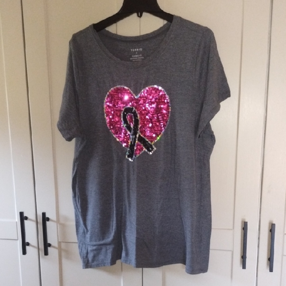 Torrid Gray Tee with Hot Pink Sequin Heart and Black Ribbon